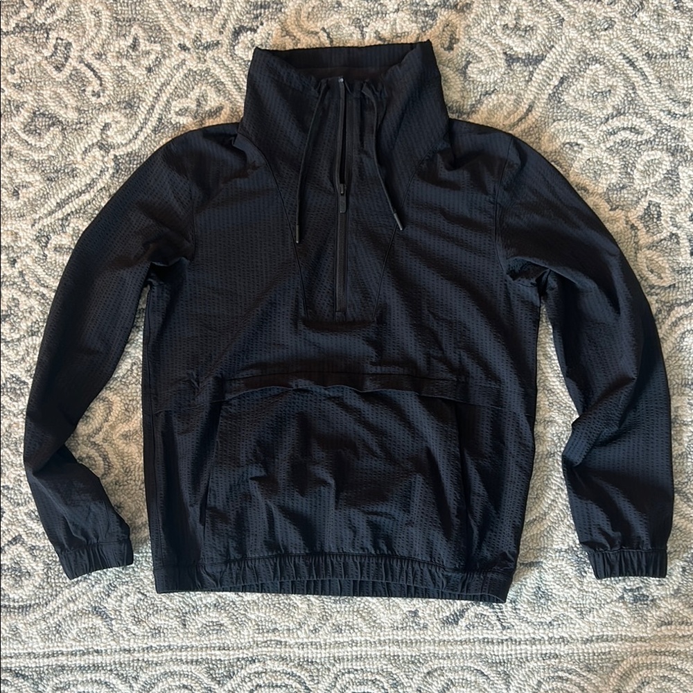 Lululemon Pack Light Black Pullover, Women’s Size 4